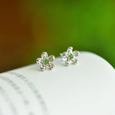 Anting Jasper Plum Blossom Earrings Jade alami bersih, halus dan hangat Ukuran 2 * 2mm Gaya sederhana dan murah hati sudah termasuk pajak pengiriman.