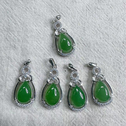 Liontin kalung Jasper 🌹 terbuat dari perak s925. Liontin 8/12mm dengan rantai perak dikirim dalam kotak hadiah butik 🎁 Sudah termasuk pajak pengiriman!