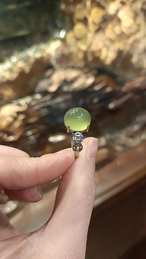 Cincin giok alami, perak 925 dengan berlian, ukuran 12 * 10,5 mm, giok bersih dan halus, sudah termasuk pajak pengiriman.