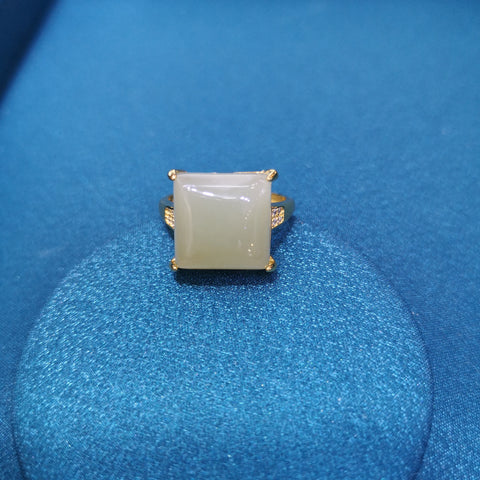 Cincin Batu Giok Hetian Alami Batu giok bersih, halus dan hangat Ukuran 12 * 12mm Pengiriman dan pajak sudah termasuk.