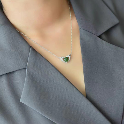 Kalung Kalung Hati Jasper Giok Hetian Jade Alami dari Perak 925 Gioknya bersih, halus dan hangat Gayanya indah dan pemakainya dapat menikmati efek yang indah.