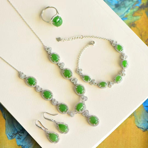 Set Kalung + Anting + Cincin + Gelang Natural Hetian Jade Jasper Deluxe Set Kalung + Anting + Gelang Gaya-gayanya sangat indah dan cantik untuk dikenakan, dan jumlahnya terbatas.