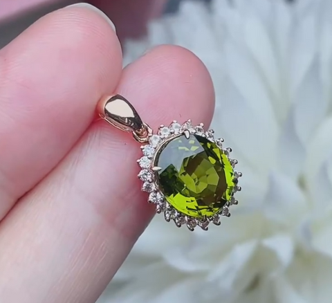 Liontin turmalin alami yang terbuat dari emas 18 karat dengan 3,22 karat dan 24 safir putih, terlihat bagus untuk Anda setiap hari, berat total 1,89 gram termasuk ongkos kirim dan pajak