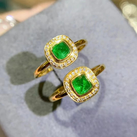 Cincin Butik Zamrud Sugar Tower Emas 18k dengan Berlian Gaya Premium Klasik TW 1,22g Batu Utama 0,5 karat Berlian 22p Sudah termasuk pajak pengiriman.