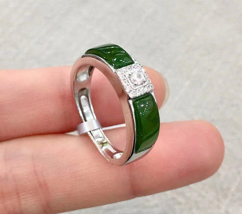 Hotan Jade Jasper Ring 925 Silver Setting Ukuran 4 * 10mm Giok bersih dan halus Dapat digunakan sebagai cincin pasangan Pengiriman dan pajak sudah termasuk.