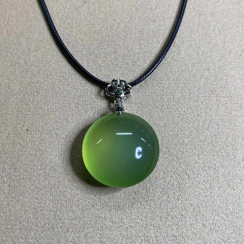 Kalung Mata Kucing Giok Halus Ukuran 25 * 13mm Termasuk ongkos kirim dan pajak.