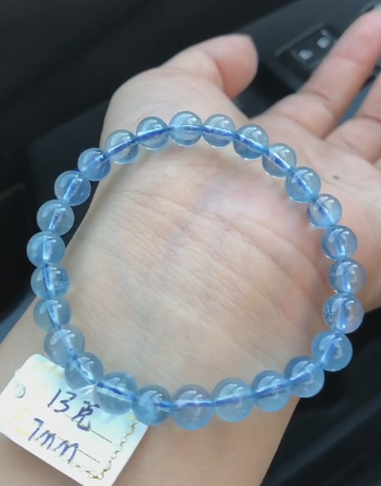 Gelang Aquamarine Tembus Es Alami, Ukuran 7mm Kristal-kristalnya tembus pandang dan menarik, dan warnanya biru Termasuk pajak pengiriman.