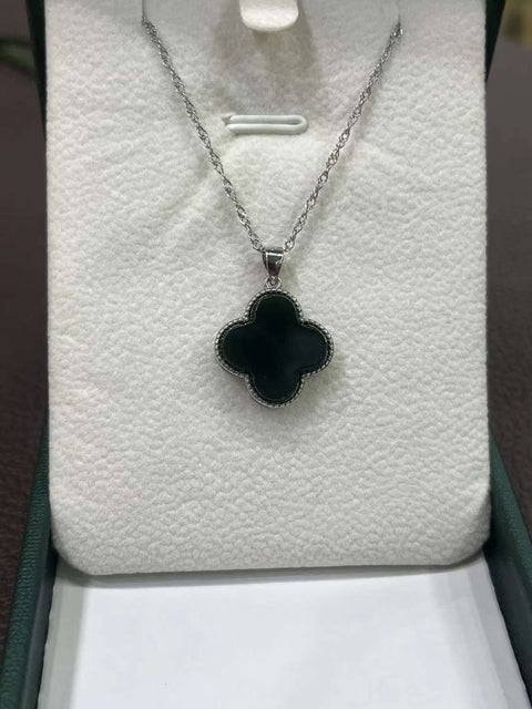 Kalung semanggi empat daun bertatahkan perak Cuiyu 925! Ukuran: 15.8mm Termasuk pajak pengiriman.