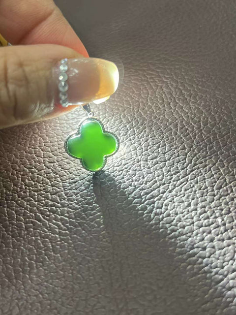 Kalung semanggi empat daun bertatahkan perak Cuiyu 925! Ukuran: 15.8mm Termasuk pajak pengiriman.