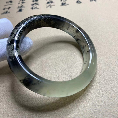 Gelang Giok Cui Alami Ukuran 56-58mm Lebar 12.7mm Giok alami dan polanya acak Sudah termasuk pajak pengiriman.