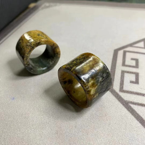 Pemicu Giok Tanah Sungai Alami Ukuran 22mm Tinggi 20.3mm Sudah termasuk ongkos kirim dan pajak.