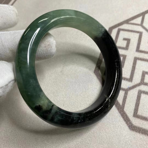 Gelang Biru Bumi Halus Giok Cui Giok Alami Ukuran 57-59mm Lebar Sisi 12.8mm Giok terjadi secara alami Pola acak termasuk pajak pengiriman