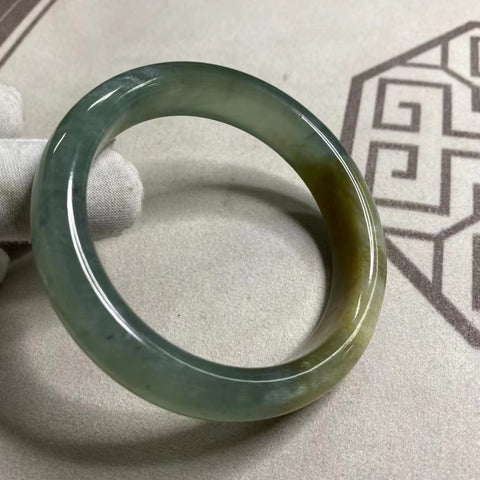 Gelang Biru Bumi Halus Giok Cui Giok Alami Ukuran 59-61mm Lebar Sisi 14mm Giok terjadi secara alami Pola acak Pengiriman dan pajak sudah termasuk.