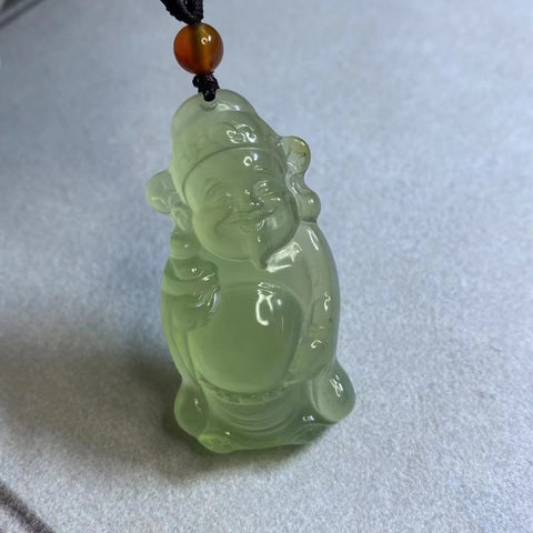 Liontin Dewa Kekayaan Giok Alami Berpendar dan tembus cahaya Ukuran 48 * 23mm Sudah termasuk pajak pengiriman.