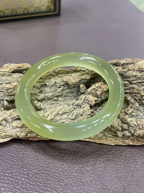 Gelang Giok Cui Giok 57mm Giok bersih, halus dan hangat Giok terjadi secara alami Pola acak termasuk pajak pengiriman