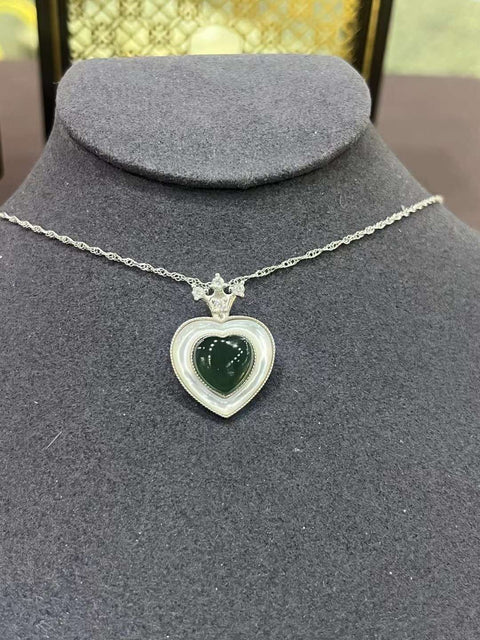 Liontin Bunda Mutiara Bertatahkan Perak Giok Es Es Hijau Bertatahkan Perak! Ukuran telur 9,7 mm, batu giok yang bersih dan halus, sudah termasuk pajak pengiriman.