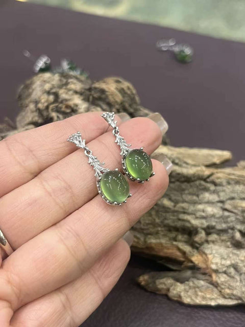 Anting tatahan perak giok Cui! Ukuran telur: 10mm * 8mm Giok bersih dan halus.