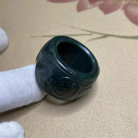 Batu Giok Pemicu Giok Hetian Alami yang halus dan hangat Ukuran 22.1mm Tinggi 21.1mm Sudah termasuk pajak pengiriman.