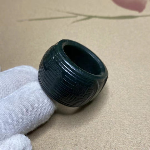 Batu Giok Pemicu Giok Hetian Alami yang halus dan hangat Ukuran 22.1mm Tinggi 21.1mm Sudah termasuk pajak pengiriman.