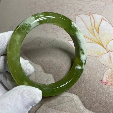 Gelang Gelang Milkcap Titi Giok Hijau Cui Giok Alami Ukuran 59-61mm Lebar 12.8mm Giok terjadi secara alami Pola acak Sudah termasuk pajak pengiriman.