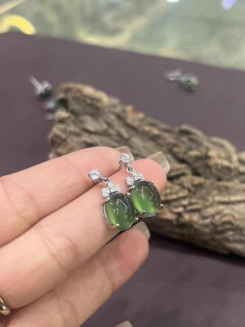 Anting Giok Hijau Giok Alami dari Perak 925 Ukuran 10 * 8mm Sudah termasuk pajak pengiriman.