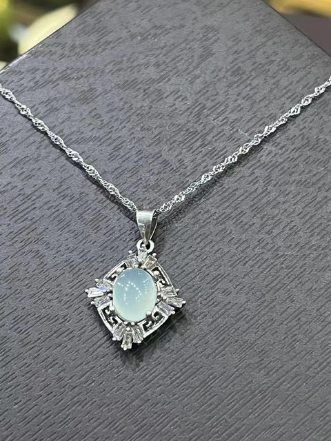 Kalung dari perak 925 ukuran 7 * 9mm termasuk ongkos kirim dan pajak.