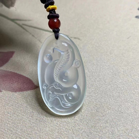 Ular Liontin Es Giok Cui Giok Alami Ukuran 42 * 24m Giok bersih dan halus Pengiriman dan pajak sudah termasuk.