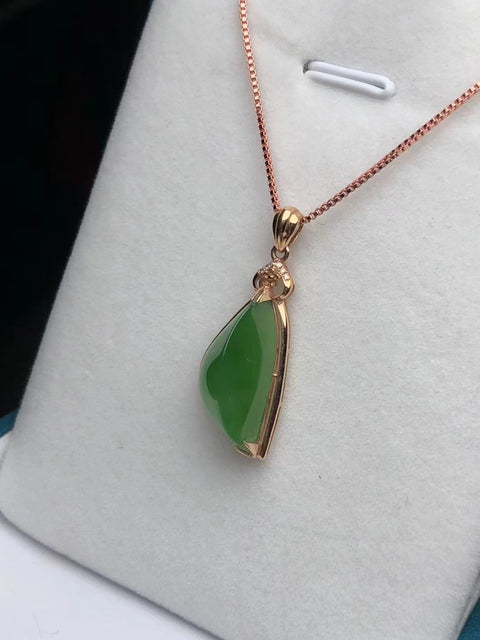 Kalung Jasper Alami dari Emas 18k + Berlian Asli Afrika Selatan Giok halus dan hangat, gayanya modis dan serbaguna Ukuran 20 * 9mm Termasuk pajak pengiriman