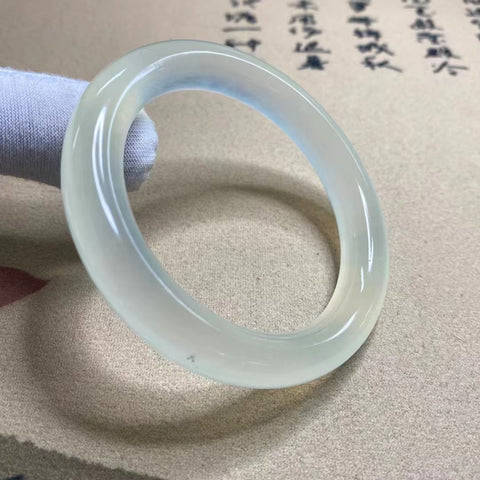 Gelang Bawah Es Giok Cui Giok Alami Ukuran 54-56mm Lebar Sisi 10.5mm Ukuran 55.1mm Batu giok semuanya muncul secara alami Pola acak termasuk pajak pengiriman.