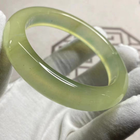 Gelang Lukisan Pemandangan Warna Musim Semi Jenis Es Giok Cui Giok Alami Ukuran 59-61mm Lebar Sisi 12.9mm Ukuran 60.3mm Giok terjadi secara alami Pola pengiriman acak Pajak pengiriman sudah termasuk.