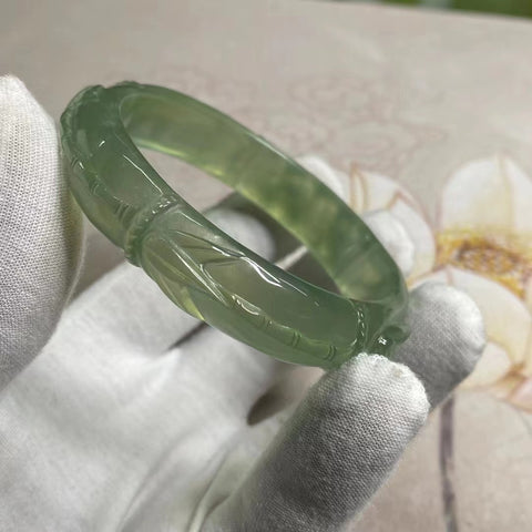 Gaya Gelang Bambu Giok Cui Giok Alami Ukuran 57-59mm Ukuran 58.9mm Lebar 13.9mm Giok terjadi secara alami Pola acak Pengiriman dan pajak sudah termasuk