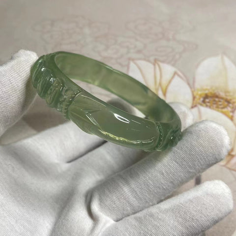 Gaya Gelang Bambu Giok Cui Giok Alami Ukuran 57-59mm Ukuran 58.9mm Lebar 13.9mm Giok terjadi secara alami Pola acak Pengiriman dan pajak sudah termasuk