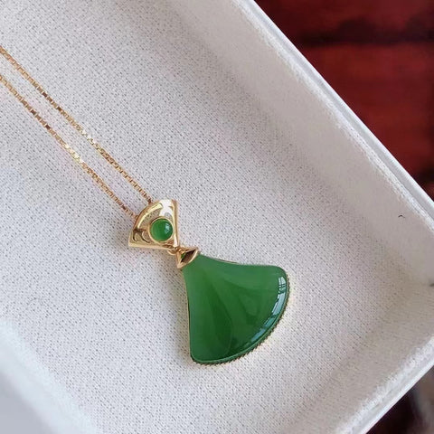 Kalung Jasper Alami dalam Pengaturan Emas 18k Ukuran 14 * 17mm Giok bersih dan halus Rantai Gaya Klasik Rantai Perak Berwarna-warni Sudah termasuk ongkos kirim dan pajak.&nbsp;