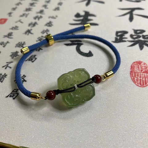 Gelang Giok Alami yang dapat disesuaikan dengan aksesori yang serasi dengan warna yang indah Ukuran 18 * 18mm Termasuk ongkos kirim dan pajak.