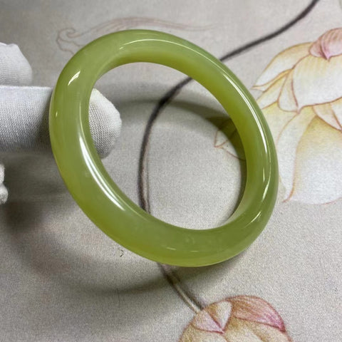 Gelang Bunga Emas Kuning Minyak Ayam Cui Giok Alami, Ukuran 58-60,mm Diameter Dalam 59.6mm, Giok semua pola yang terjadi secara alami adalah acak Termasuk pajak pengiriman