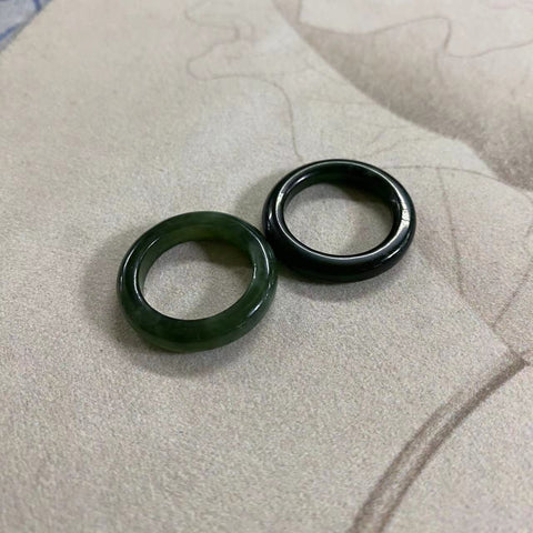 Cincin Giok Alami Ukuran 17-18,5 mm Giok Halus Sudah termasuk ongkos kirim dan pajak.