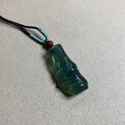 Liontin Air Biru Giok Cui Giok Alami, Naik Lebih Tinggi dan Lebih Tinggi Ukuran 37 * 17mm Giok bersih, halus dan hangat Termasuk ongkos kirim dan pajak.