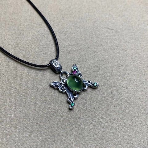 Kalung tulang selangka dari bahan giok alami 180 yang terbuat dari perak 924 Ukuran 26 * 17mm Giok bersih dan halus Sudah termasuk ongkos kirim dan pajak.