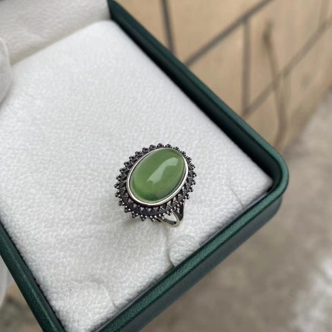 Cincin bahan giok alami 180 dengan bezel yang dapat disesuaikan 925 pengaturan perak Ukuran 10 * 14mm Termasuk ongkos kirim dan pajak.