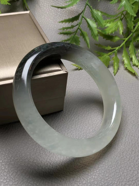 Gelang Tinta Giok Cui Jade Alami dan Gelang Bunga Terapung Es Ukuran 61.5 * 15 * 10.8mm Batu giok terbentuk secara alami dan polanya acak Sudah termasuk pajak pengiriman.
