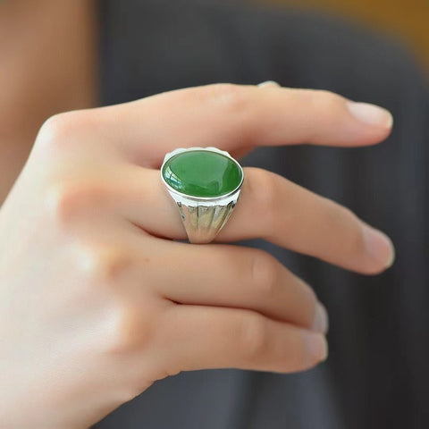 Set Cincin Telur Giok Giok Hetian Jade Alami dari Perak 925 Ukuran 15 * 20mm Giok itu bersih, halus dan hangat Gayanya sederhana dan murah hati sudah termasuk pajak pengiriman.