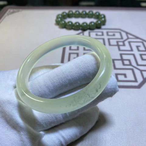 Gelang Giok Cui Alami Ukuran 54-56mm Ukuran 55.1mm Lebar Sisi 10mm Giok terjadi secara alami Pola acak Termasuk ongkos kirim dan pajak.