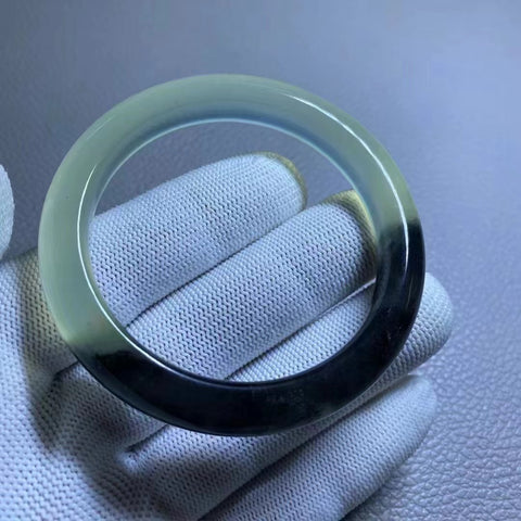 Gelang Tinta Es Giok Cui Giok Alami Ukuran 53-55mm Ukuran 54.1mm Lebar Sisi 10.3mm Giok semuanya terjadi secara alami Pola acak termasuk pajak pengiriman