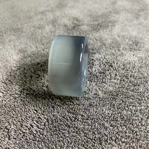 Tinta Tinta Es Cui Jade Abu-abu Alami Jari Pemicu Tekstur dan kehangatan yang halus Ukuran 23,5 mm Sudah termasuk ongkos kirim dan pajak.