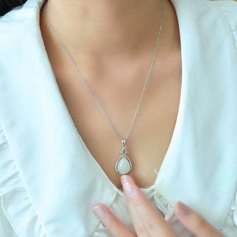 Set Kalung Air Mata Giok Hetian Giok Alami dari Perak 925 Ukuran 12 * 16mm Giok bersih dan halus Gaya Termasuk ongkos kirim dan pajak.
