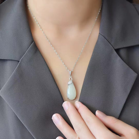 Set Kalung Air Mata Giok Hetian Giok Alami dari Perak 925 Ukuran 13 * 25mm Giok bersih dan halus Gaya Termasuk pajak pengiriman.