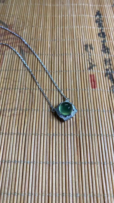 Liontin Bahan Giok Cui Giok 180 dengan Setting One Piece 925 Perak Ukuran 8,2 mm Sudah termasuk pajak pengiriman.