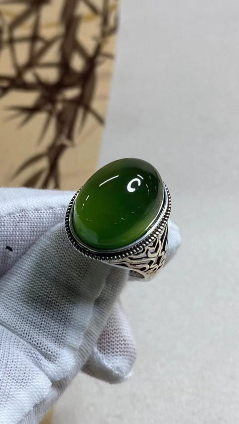 Cincin pria dari batu giok Xiuyan yang indah, terbuat dari perak 925 dengan hiasan, ukuran lingkar dapat disesuaikan, spesifikasi: 20 × 16 mm, termasuk biaya pengiriman dan pajak.