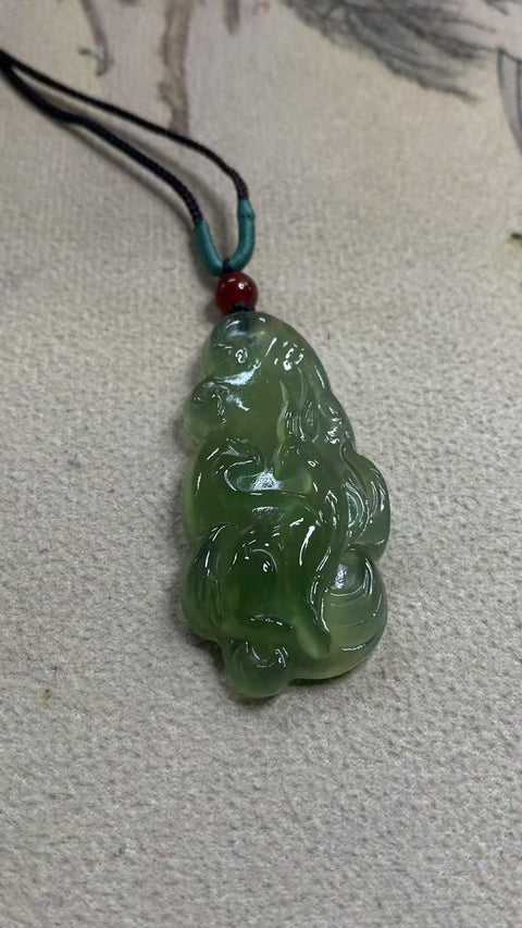 Sembilan Ekor Rubah Ajaib: Kalung hiasan dari giok hijau yang indah, ukuran: 50 × 26 mm, termasuk biaya pengiriman dan pajak.