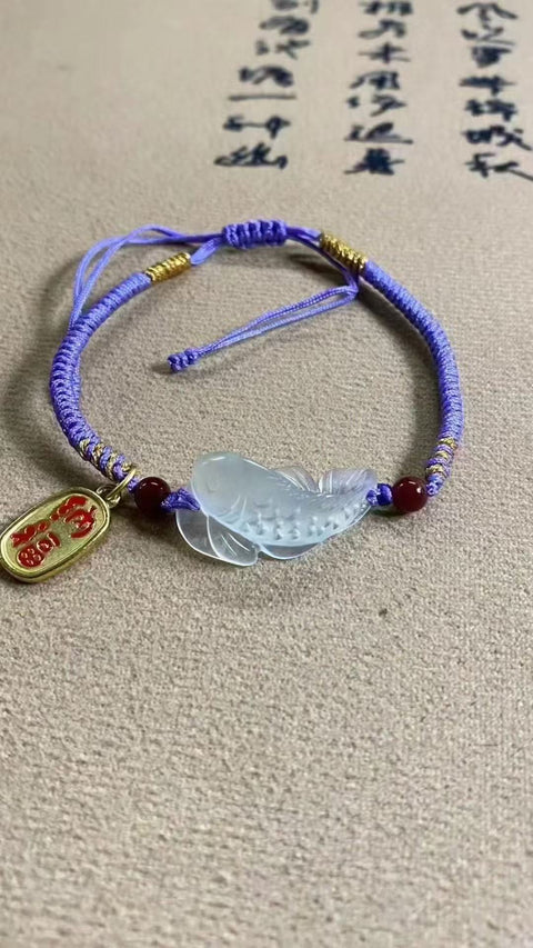 Gelang giok yang indah dengan aksesori yang elegan, membawa keberuntungan dan kemakmuran seumur hidup. Biaya pengiriman dan pajak sudah termasuk.
